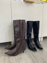 Stivali in vernice lucida gambale comodo 181 256