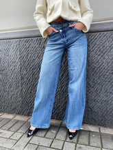 Jeans wide leg con chiusura diagonale 5881