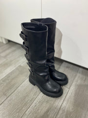 Stivale alto con fibbie 5087