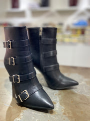 Stivaletti con fibbie e tacco a spillo 021