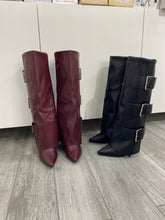 Stivali con fibbie e risvolto 9621