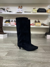 Stivale in camoscio tacco basso 9279