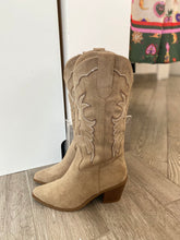 Camperos in camoscio con dettagli in contrasto 9803