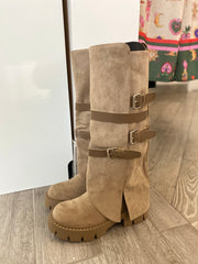 Stivale in camoscio con fibbie 9987