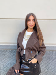 Trench corto con fibbie 10517