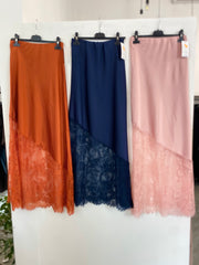 Gonna in raso e pizzo 7250