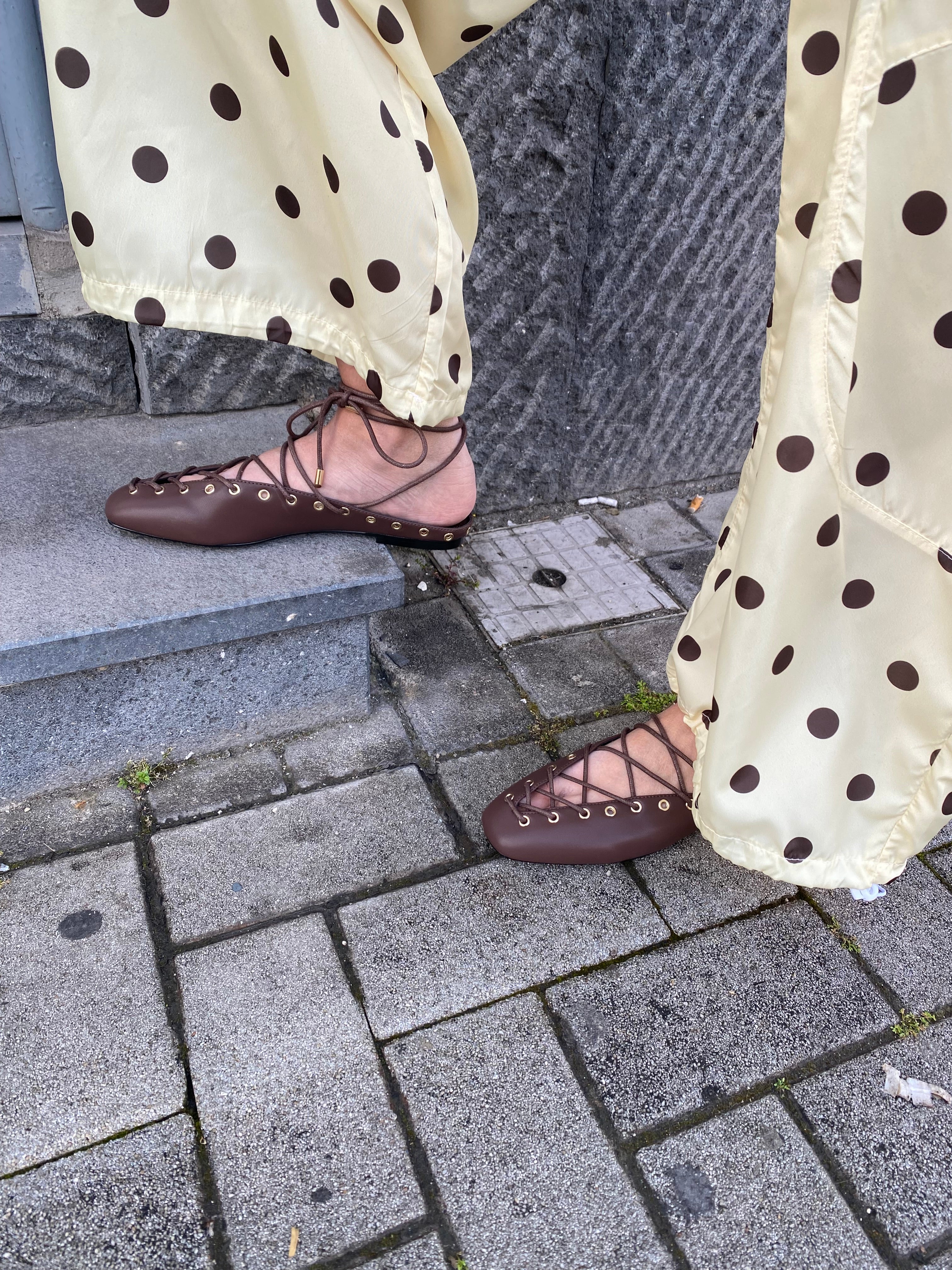 Ballerine con stringhe YY04