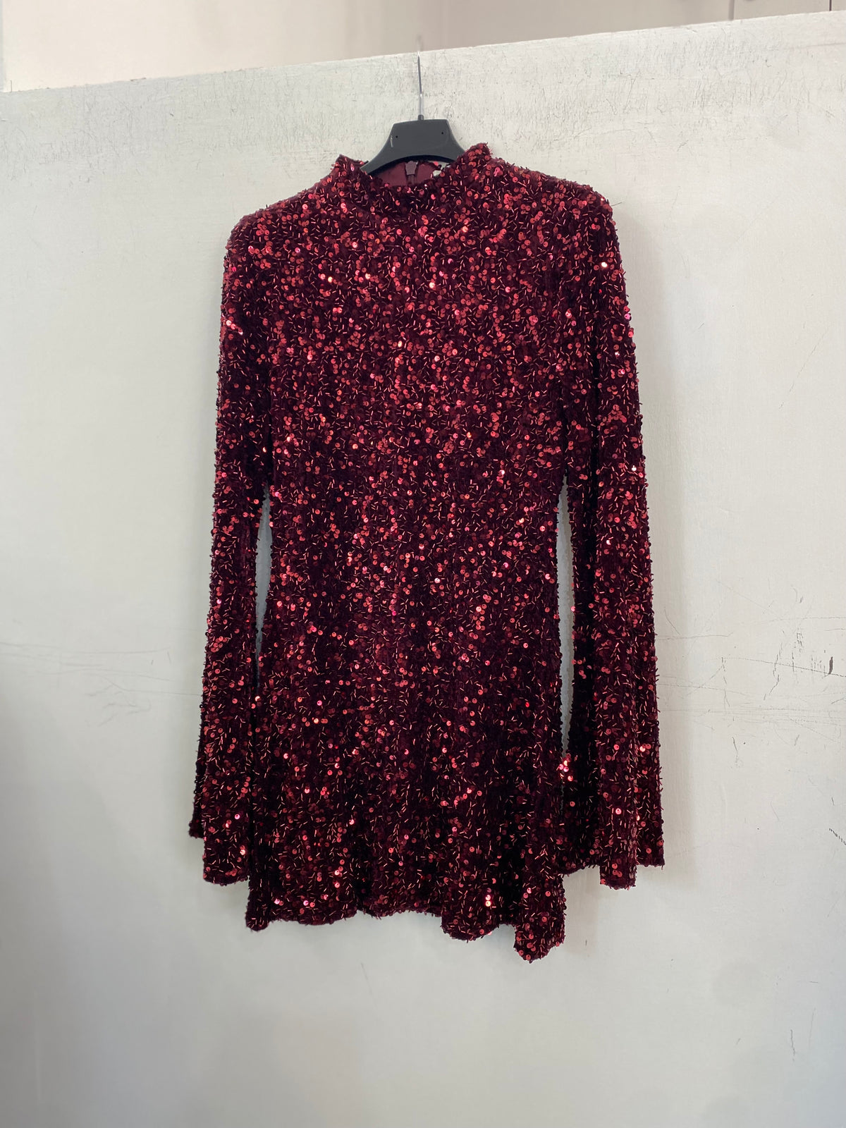 Abito corto tempestato di paillettes 15799