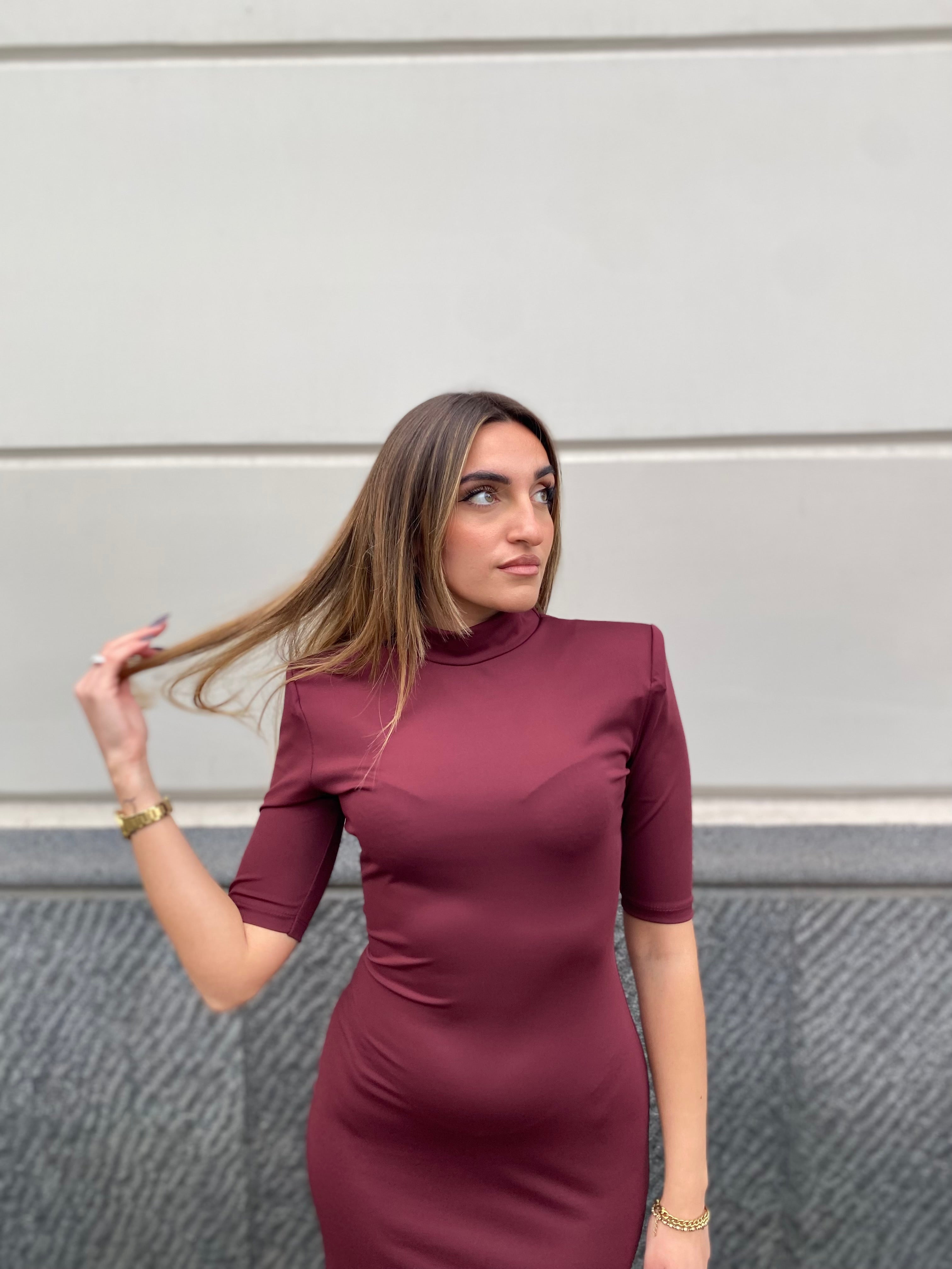 Abito lungo elasticizzato con spalline 27333