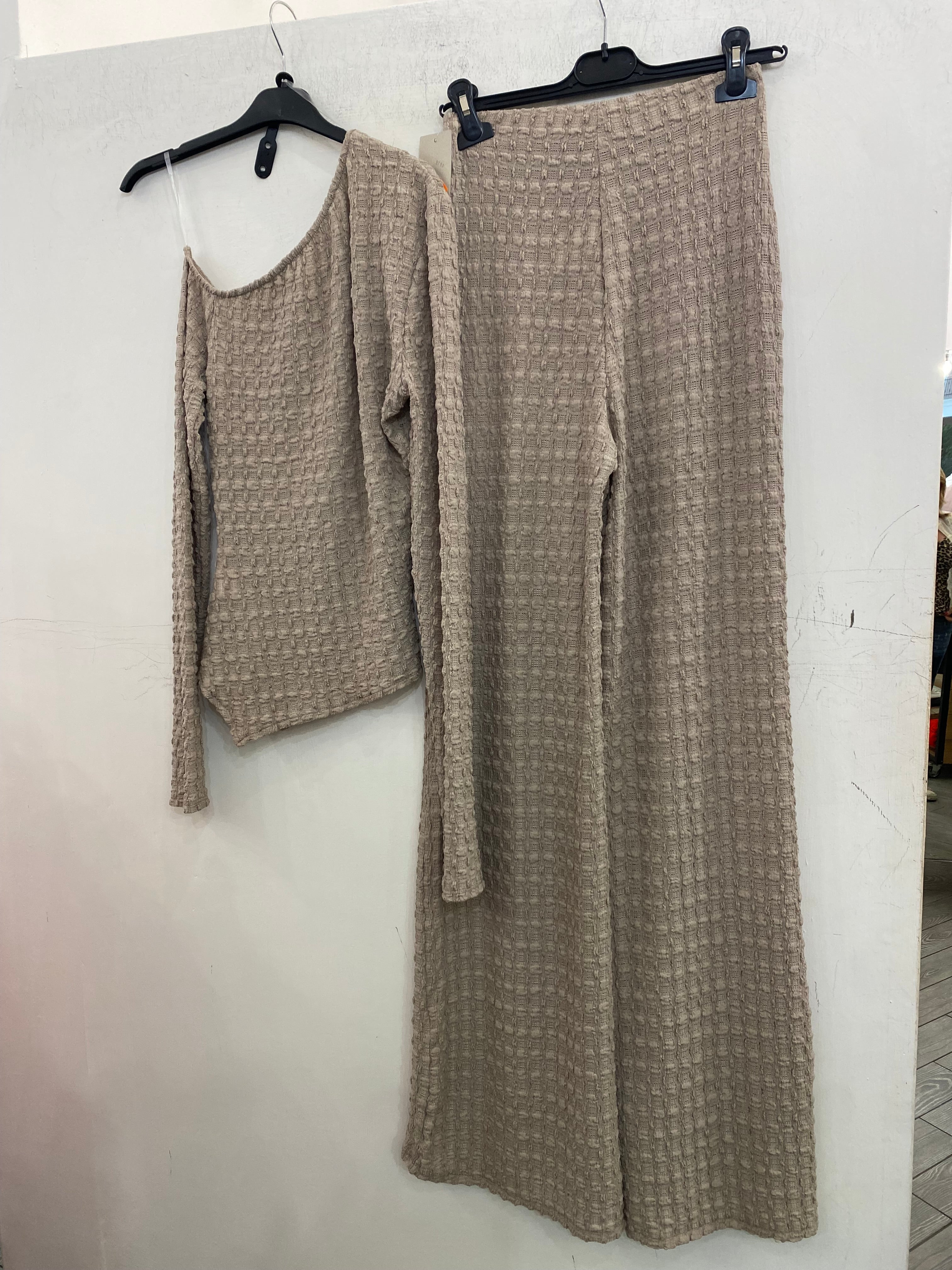 Cordset con ricami in rilievo 5790
