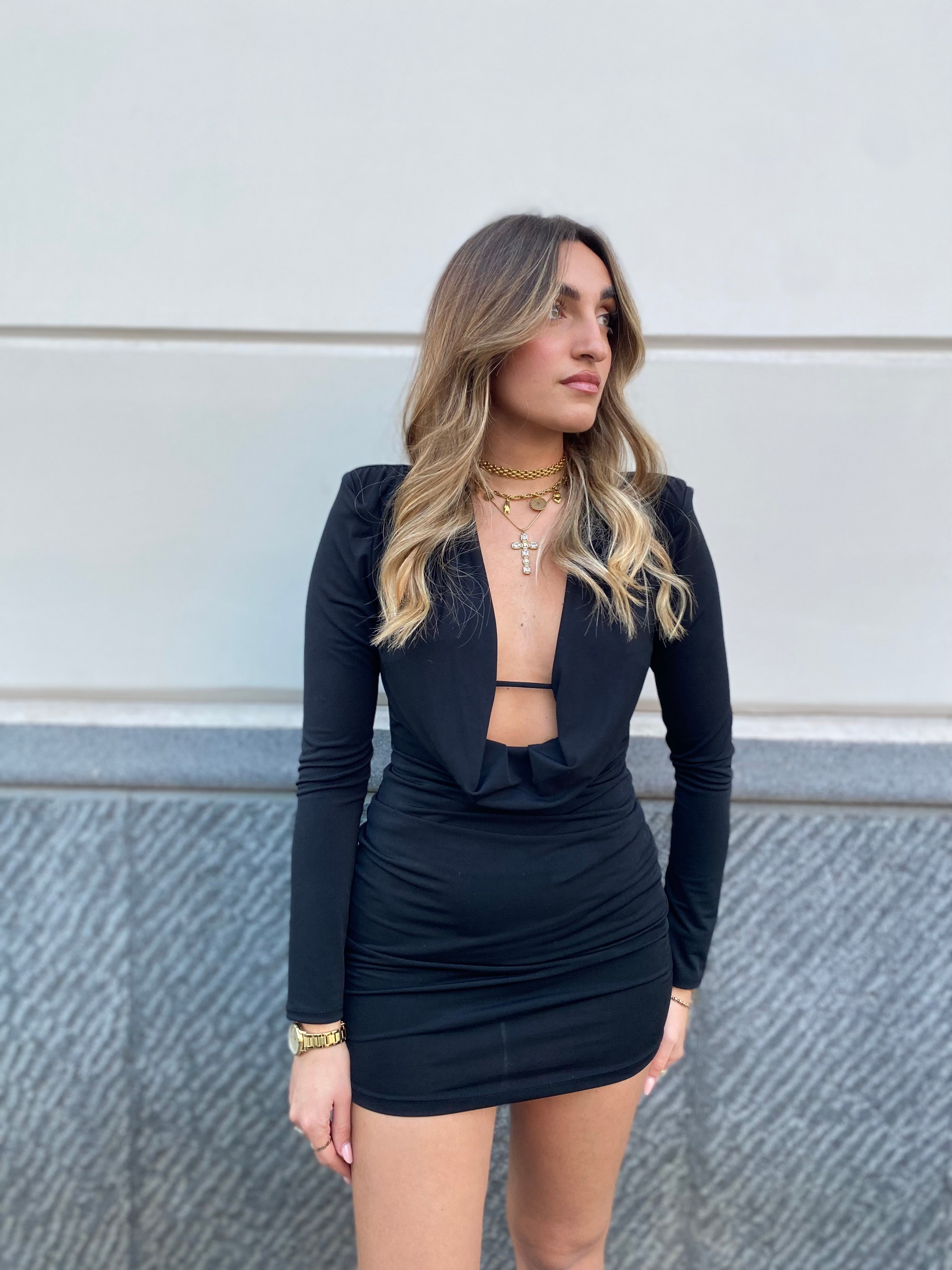 Abito corto scollo profondo 11859