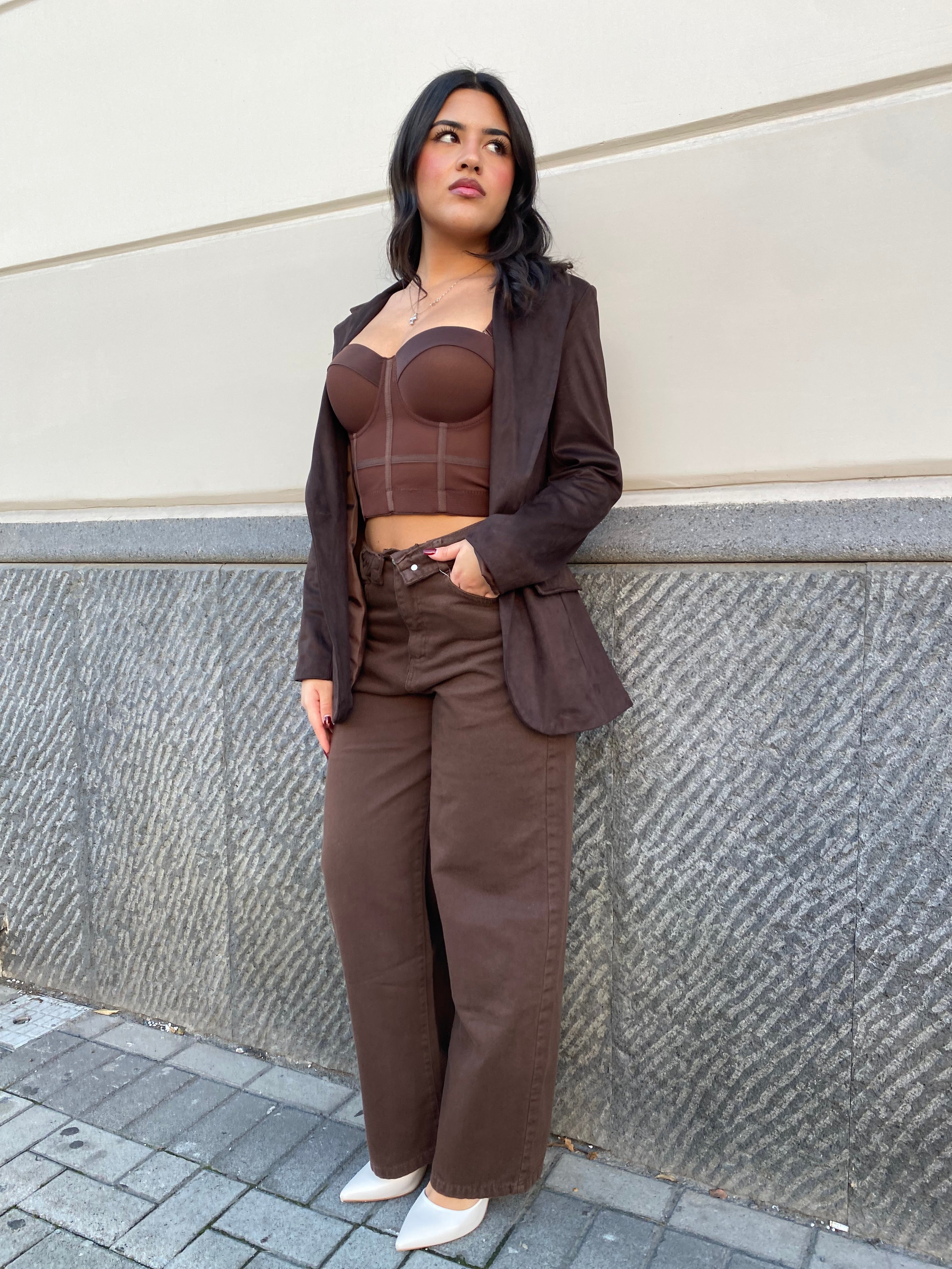 Jeans baggy con bustino risvoltato 060