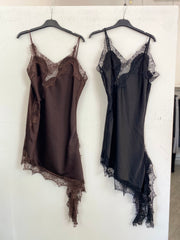 Abito pizzo e raso asimmetrico 315