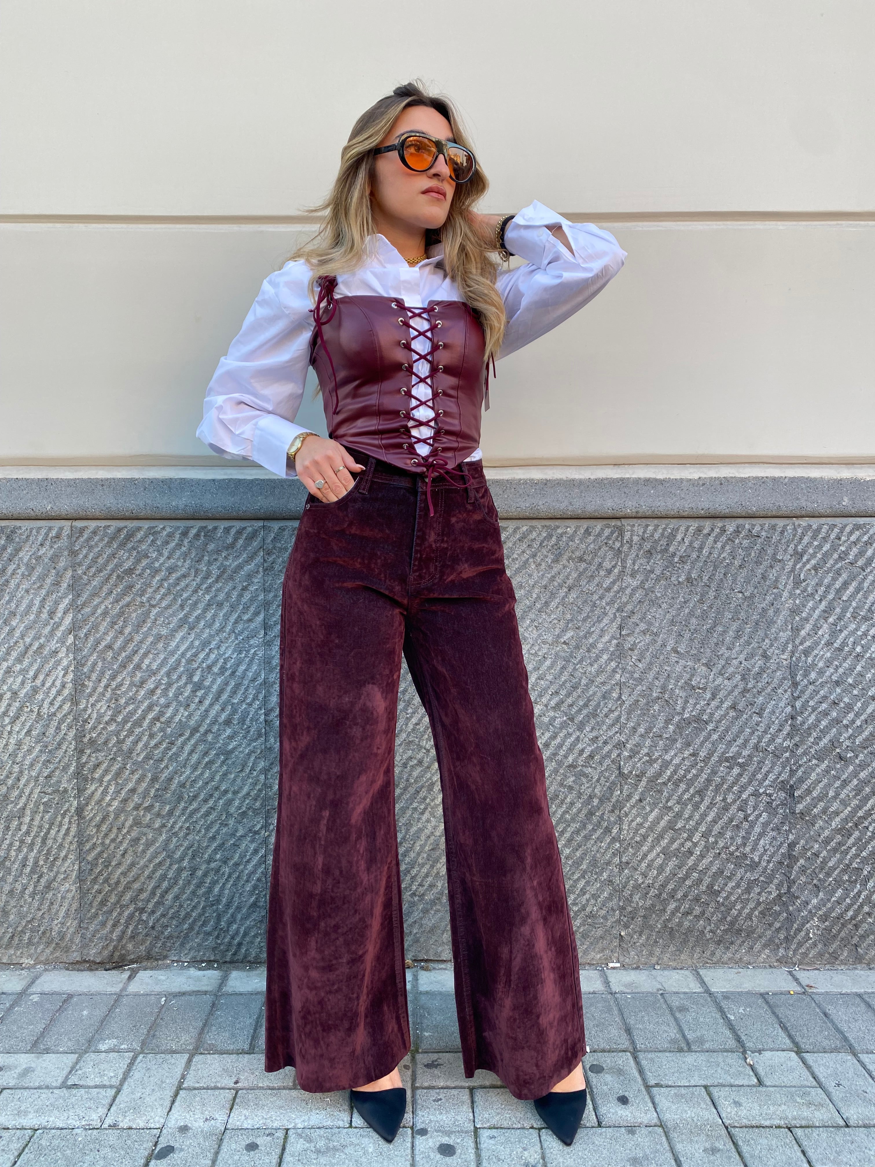 Corpetto con stringhe in ecopelle 19623