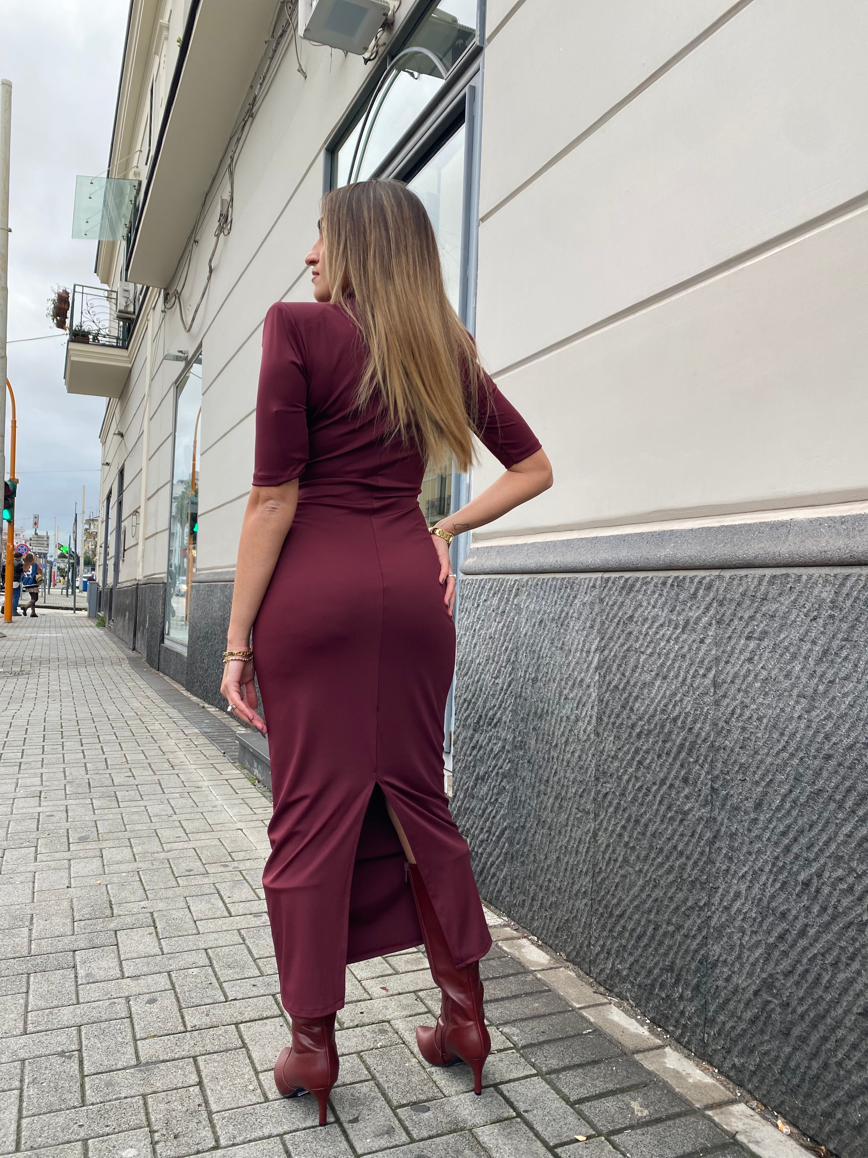 Abito lungo elasticizzato con spalline 27333