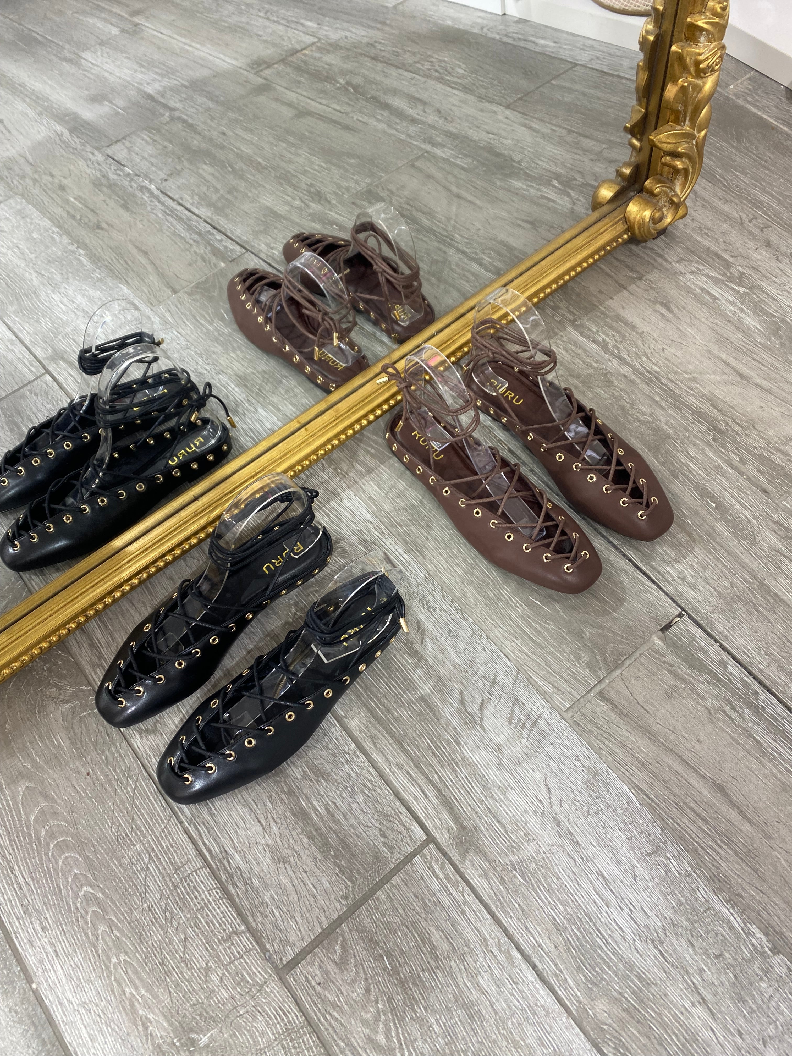 Ballerine con stringhe YY04