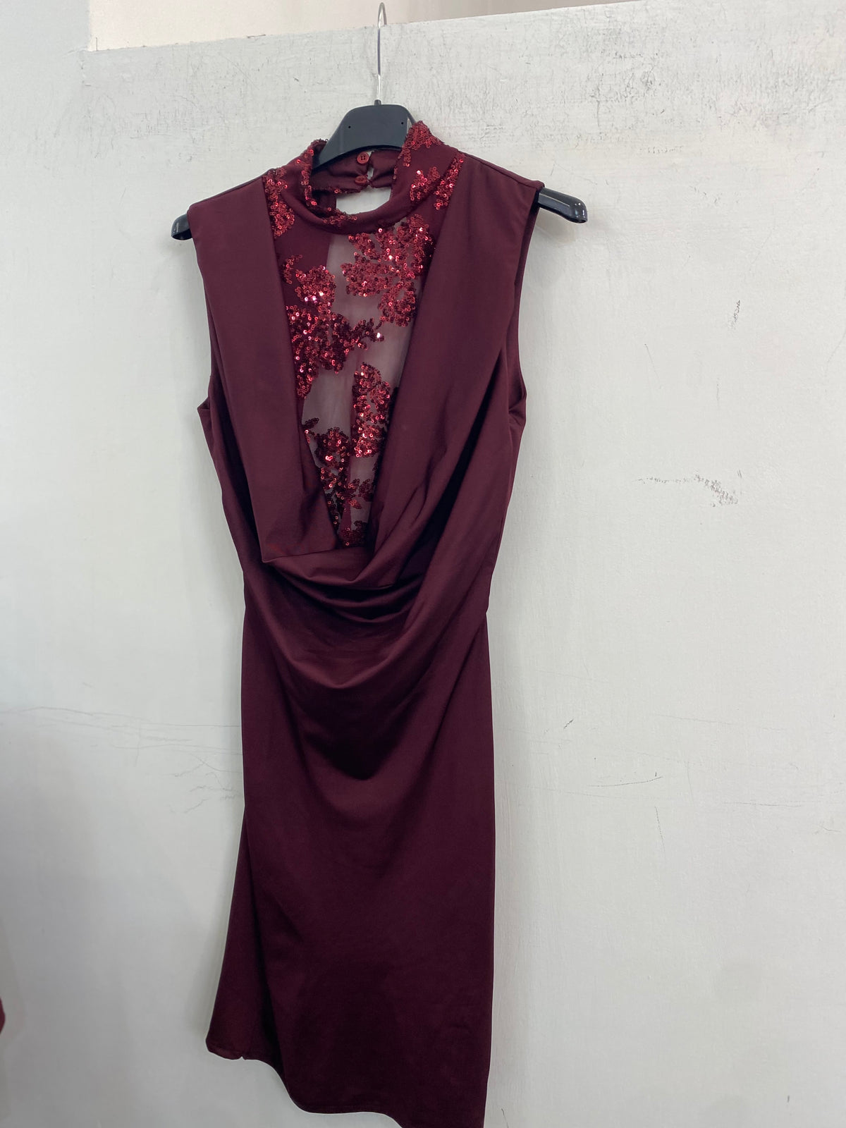 Abito corto scollo profondo 27471