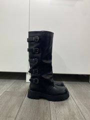 Stivale alto con fibbie 5087