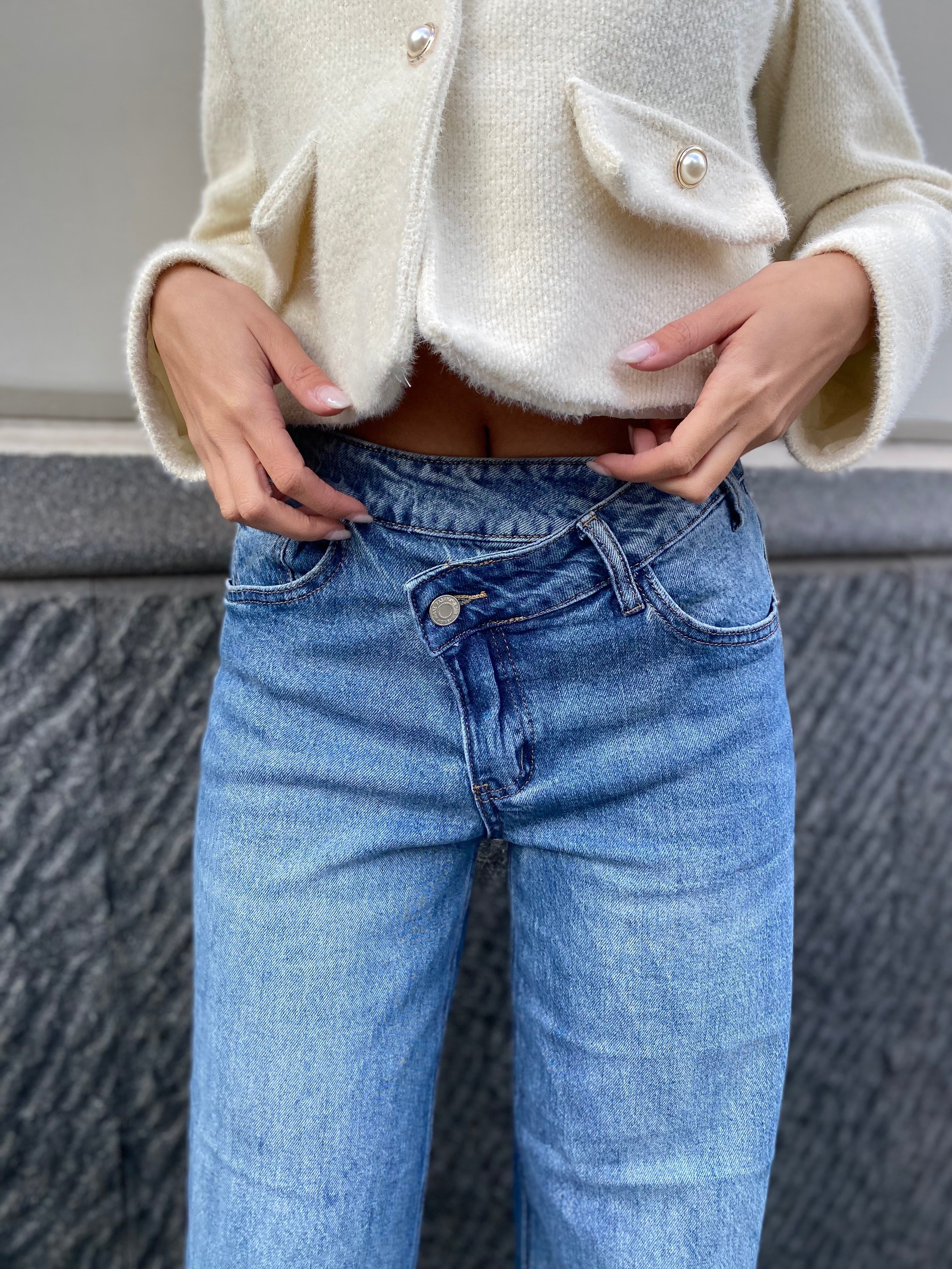 Jeans wide leg con chiusura diagonale 5881