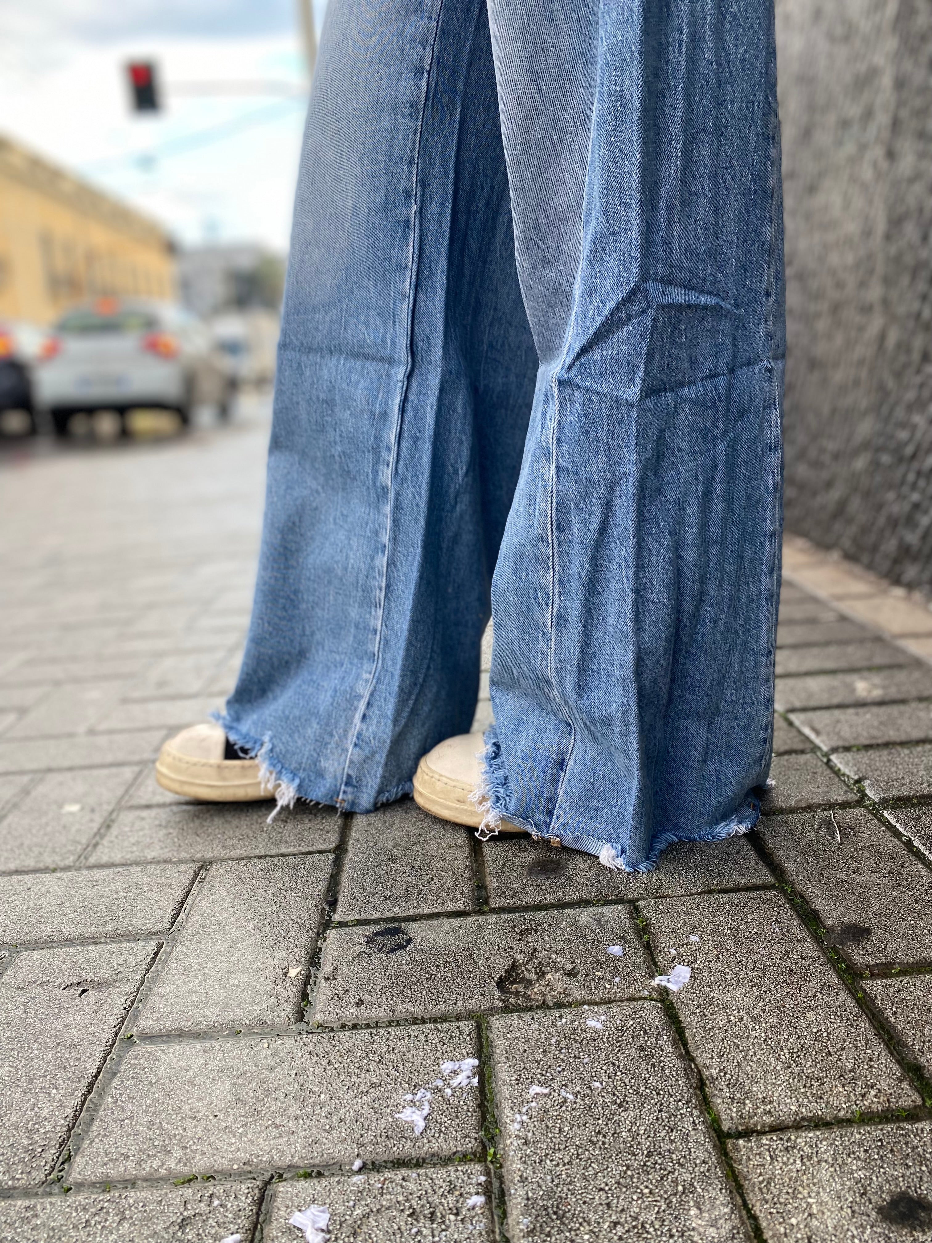 Jeans wideleg sfrangiato 3950