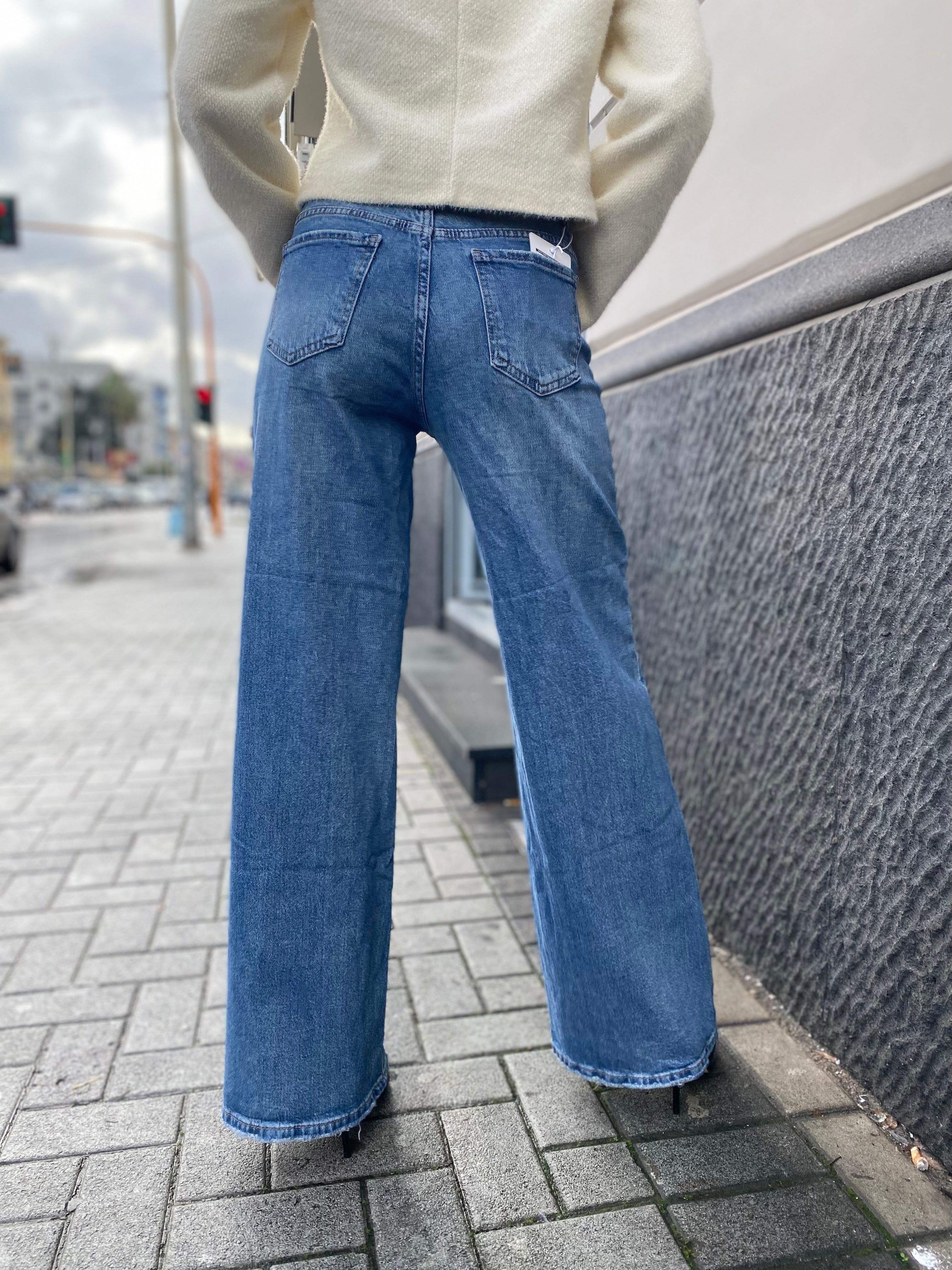 Jeans wide leg con chiusura diagonale 5881